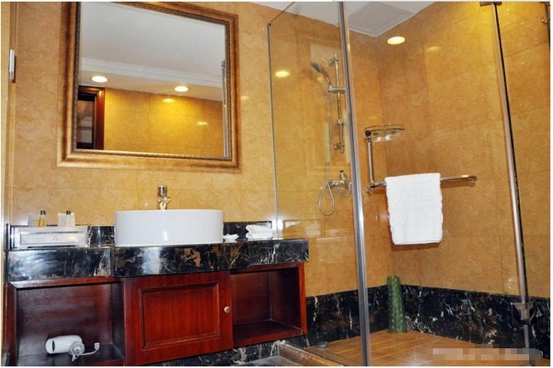 Borman Hotel Guangzhou Panyu Qiaonan Aoyuan Plaza Exterior foto